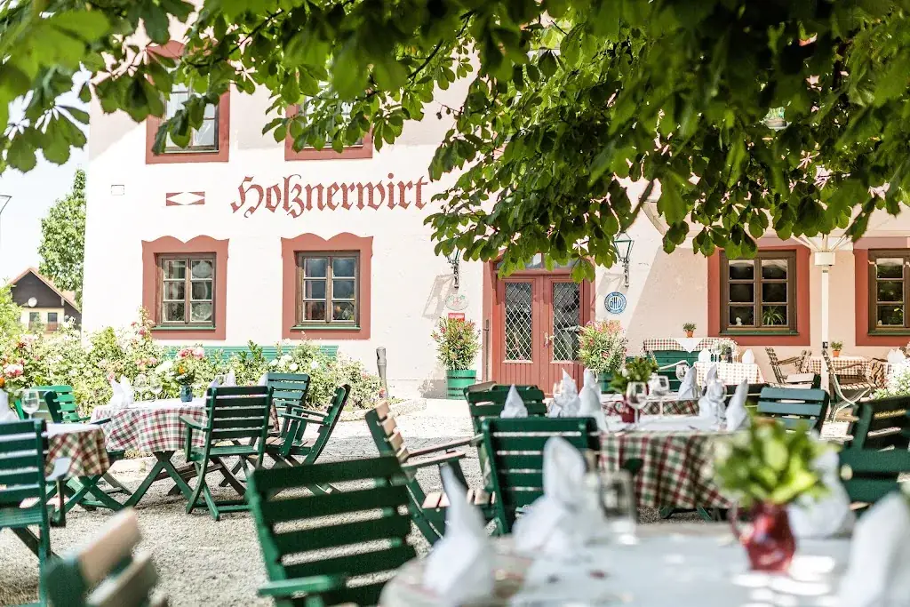 Der Holznerwirt. restaurant à Eugendorf
