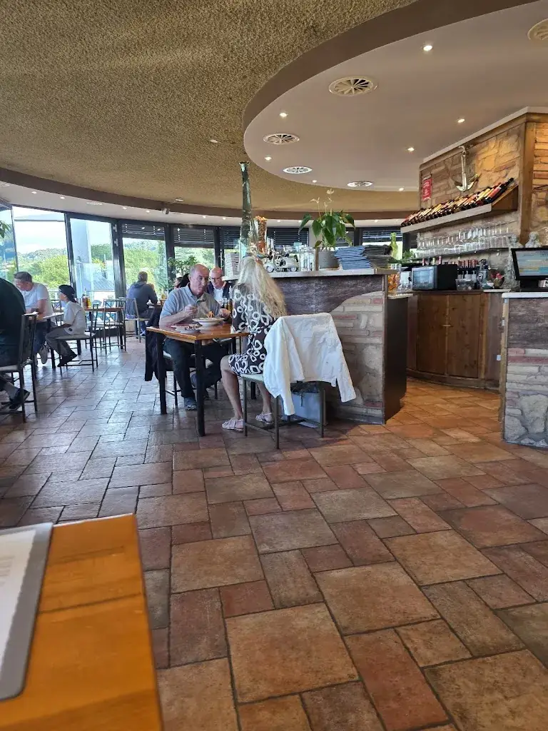 LOMBARDO | Pizza Per Tutti - Ristorante_Eugendorf_slider_image_3