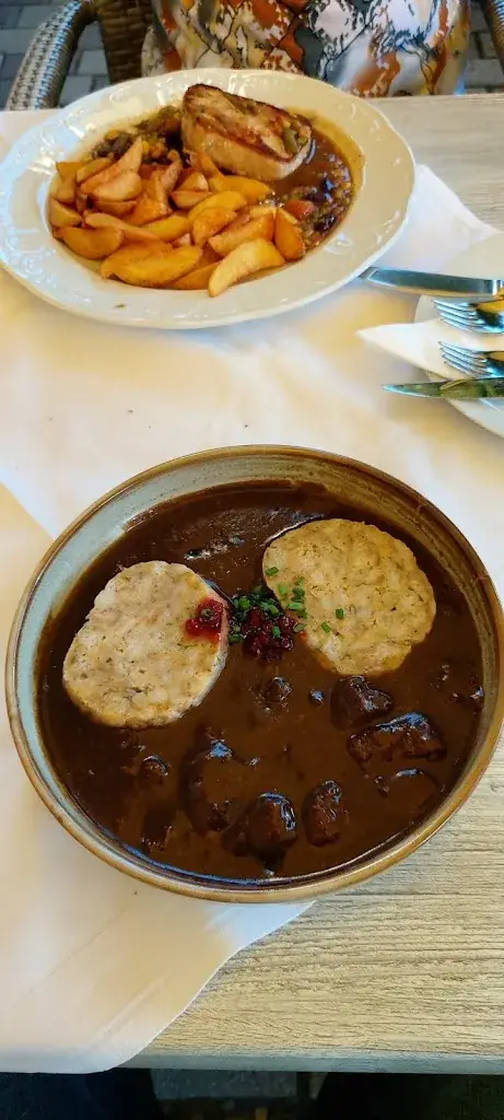 Gustav Aufreiter_Café - Restaurant Sommer_Mörbisch am See_recensione