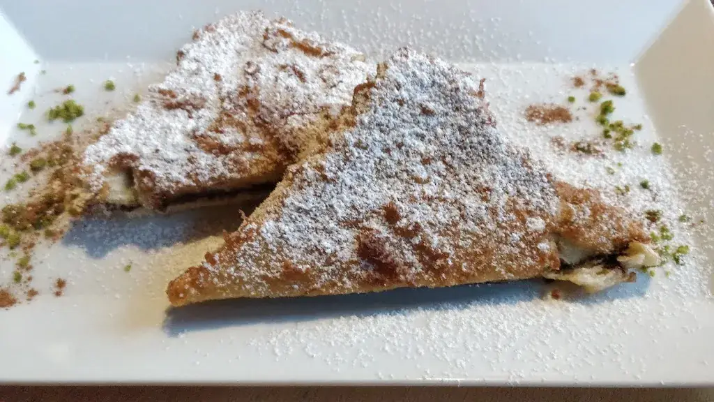 Alan Dy_Weintraube Heuriger_Eugendorf_avis