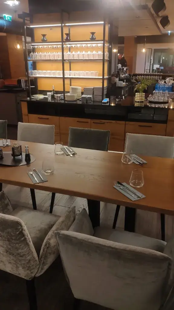 Ksenia Kurochkina_THE QUARTER_Andau_avis