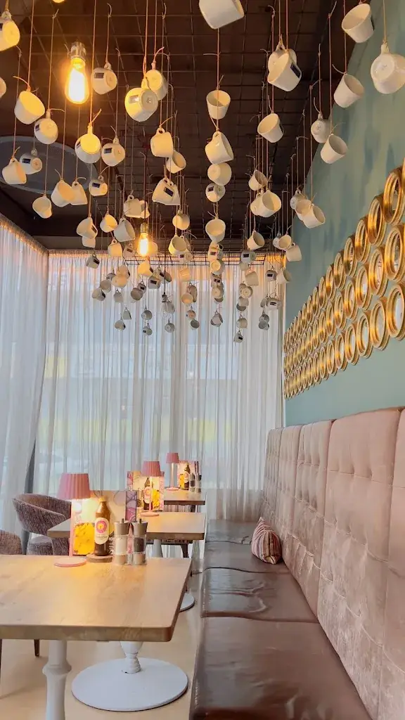 Lalisa Lee Channel Enjoy_XAVER cafe.küche.bar_Elsbethen_avis