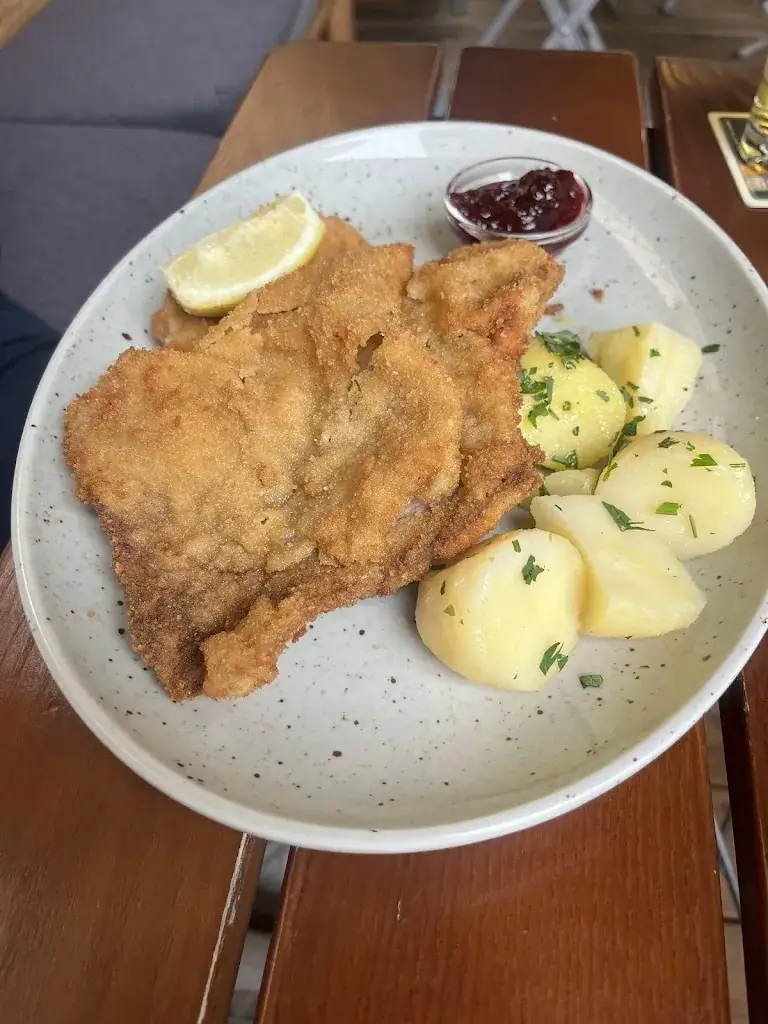 Anne_Zum Zirkelwirt_Elsbethen_avis