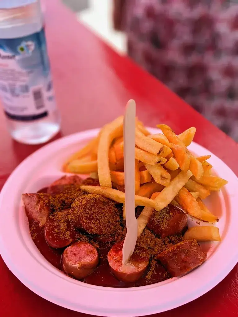 Oliver Finker_Schned‘s Currywurst_Eching_review