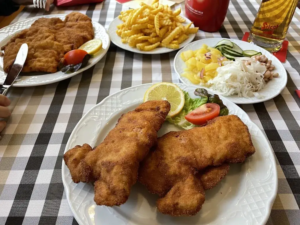 Dorfwirt-luzija GmbH_Neufeld an der Leitha_slider_image_2