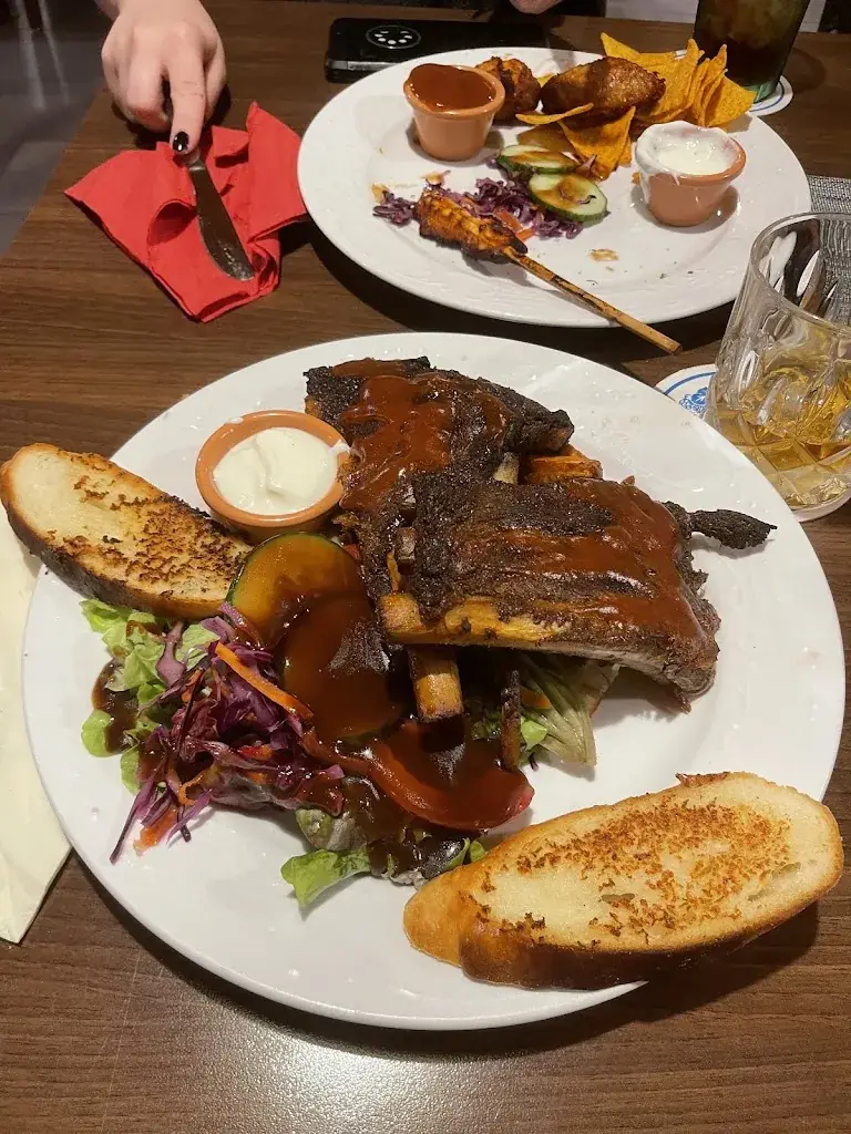 Bru tux_Lokitos Bar-Restaurant_Eching_review