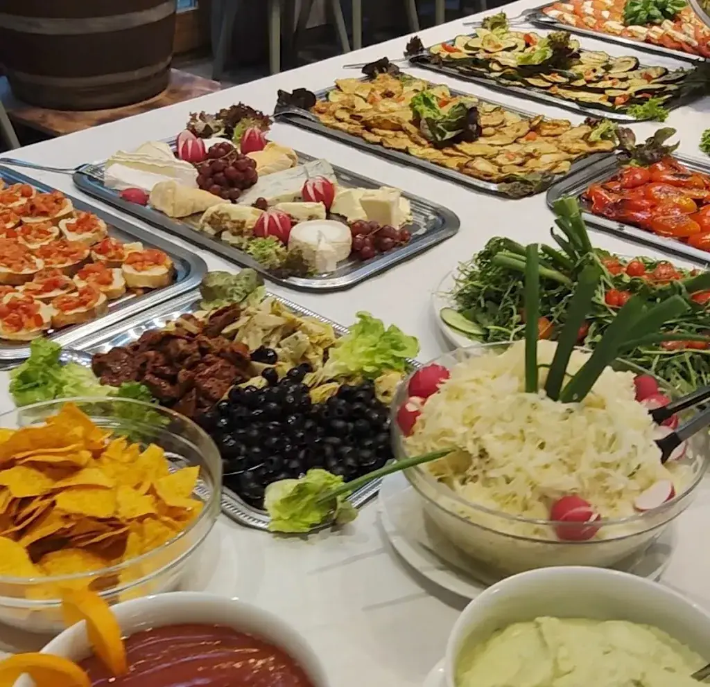 Lokitos Bar-Restaurant_Eching_slider_image_3