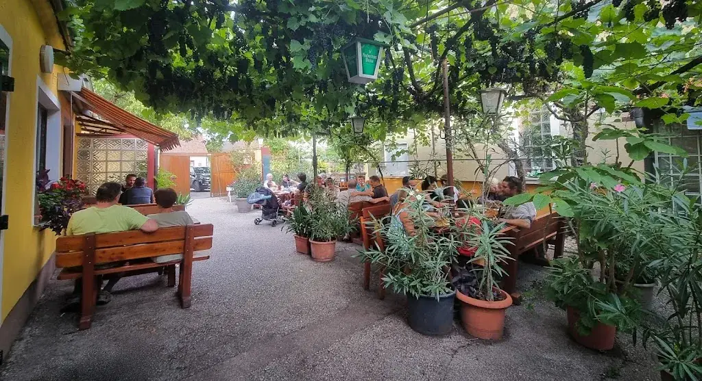 Heurigenlokal Fink_Neufeld an der Leitha_slider_image_1