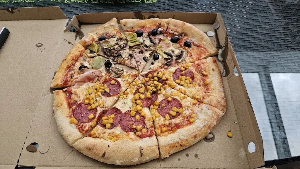 Philipp Schmuttermeier_Pizzeria La Strega_Neufeld an der Leitha_recensione