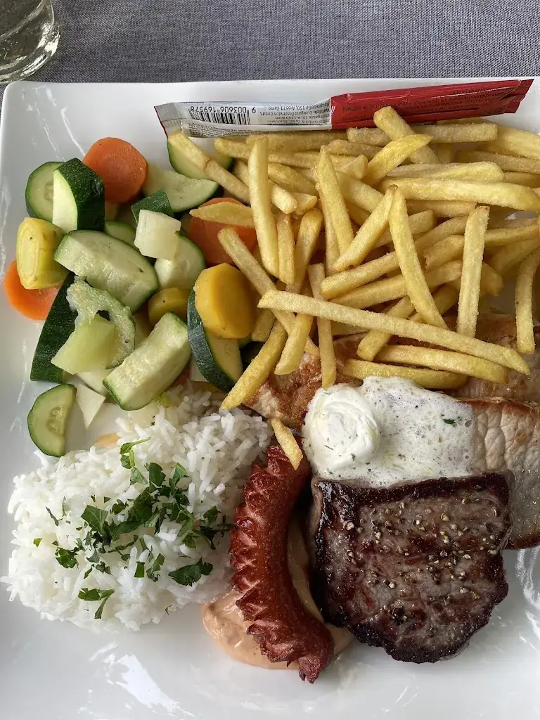 Catalina Moisoi_Hotel Gasthof Schorn_Grödig_avis