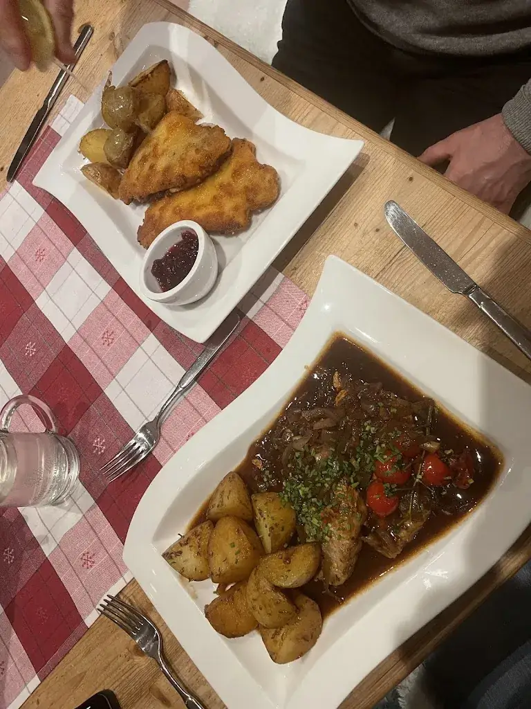 Gloria Schofield_Zum Faßl_Grödig_review