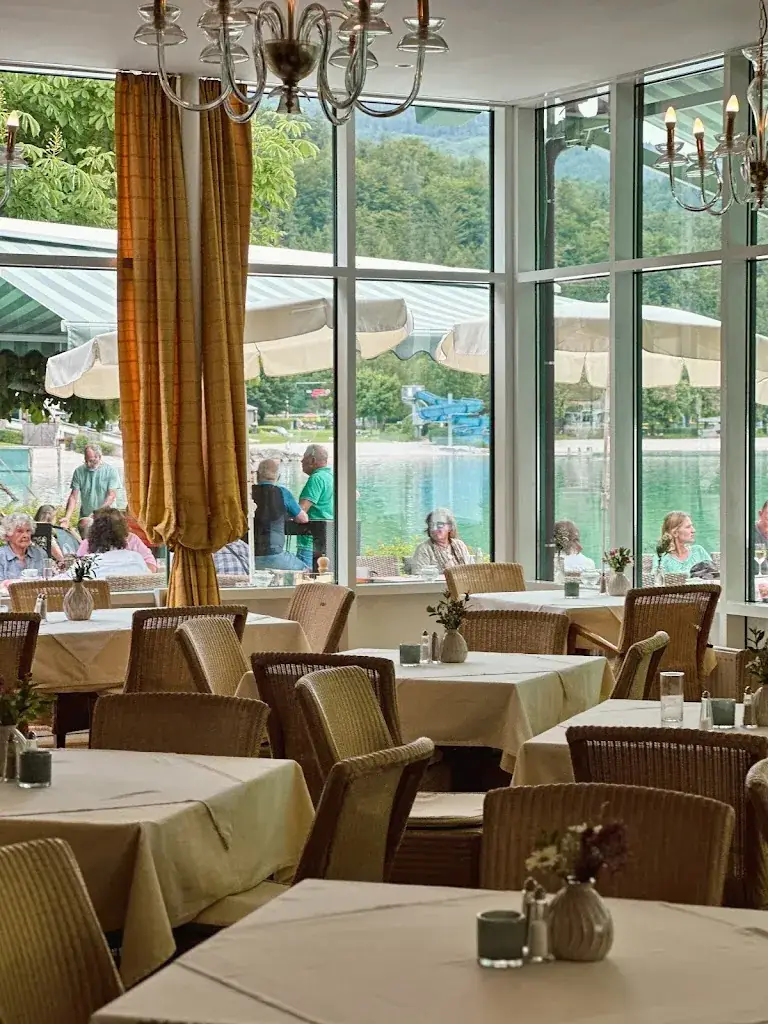 ZHEN ZHENG_Seerose - Strandhotel am Fuschlsee_Fuschl am See_review