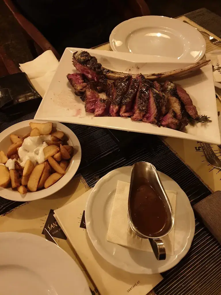 Marwan Ali_Santa Fe_Hallwang_review