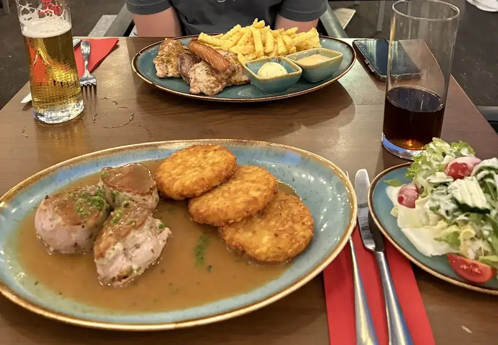 Jolien P_Road House XXL Restaurant_Hallein_review