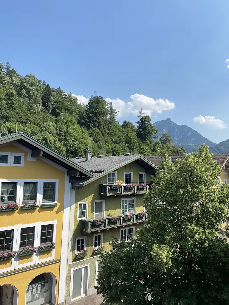 Nina Tolstoy_Hotel Hauslwirt_Golling an der Salzach_review