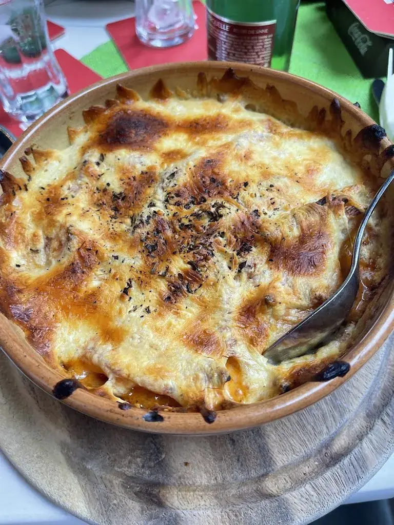 Alecsandra Vee_Vicky's Logo 111_Golling an der Salzach_recensione