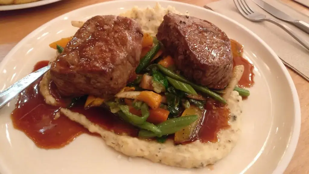 Diana Donisa_Gasthaus Ziegelwerk_Neufeld an der Leitha_review