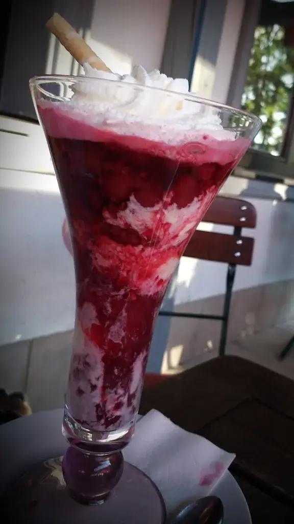 jeanette weissmann_Cafe & Restaurant am Fenninger Spitz_Henndorf am Wallersee_avis