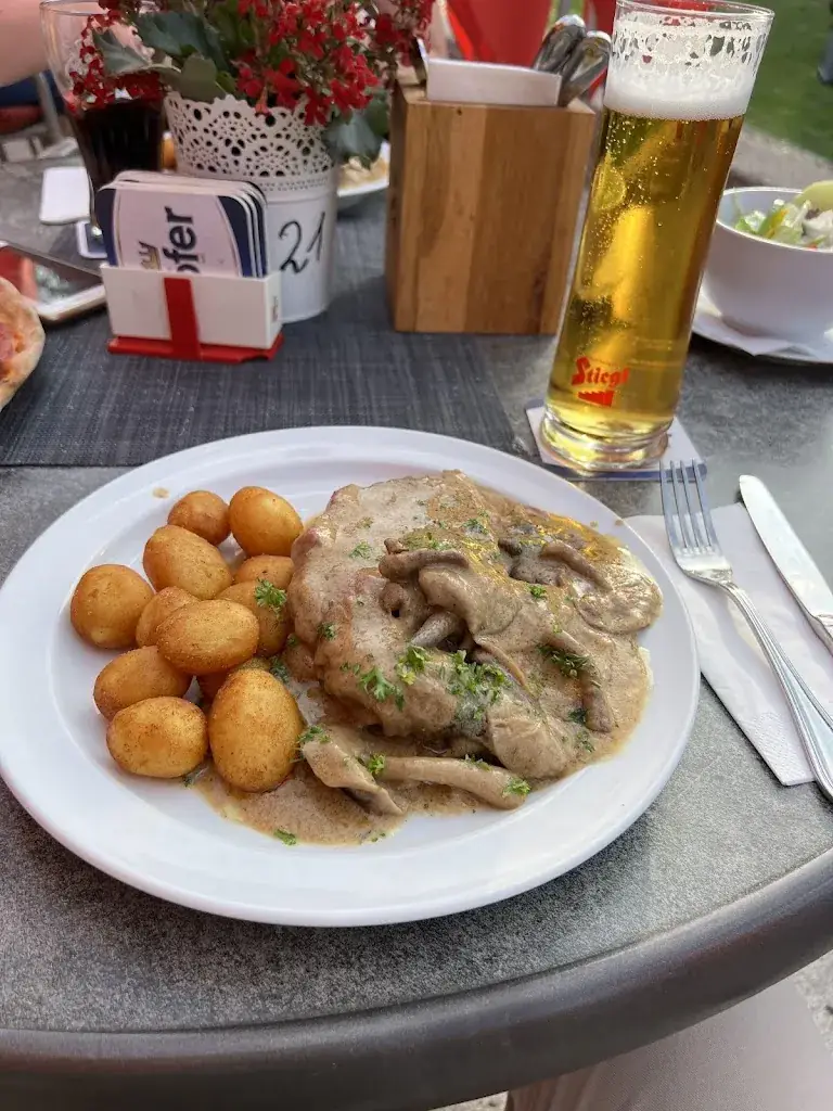 Cafe & Restaurant am Fenninger Spitz_Henndorf am Wallersee_slider_image_3