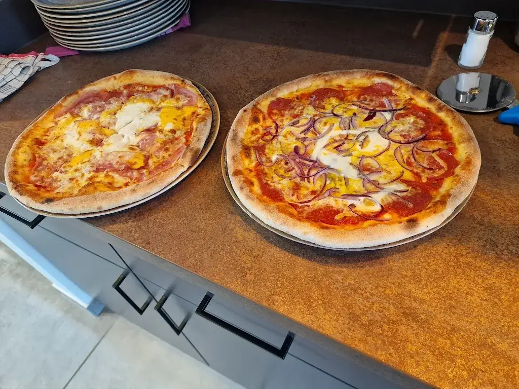 Pastore Pizza_Henndorf am Wallersee_slider_image_3