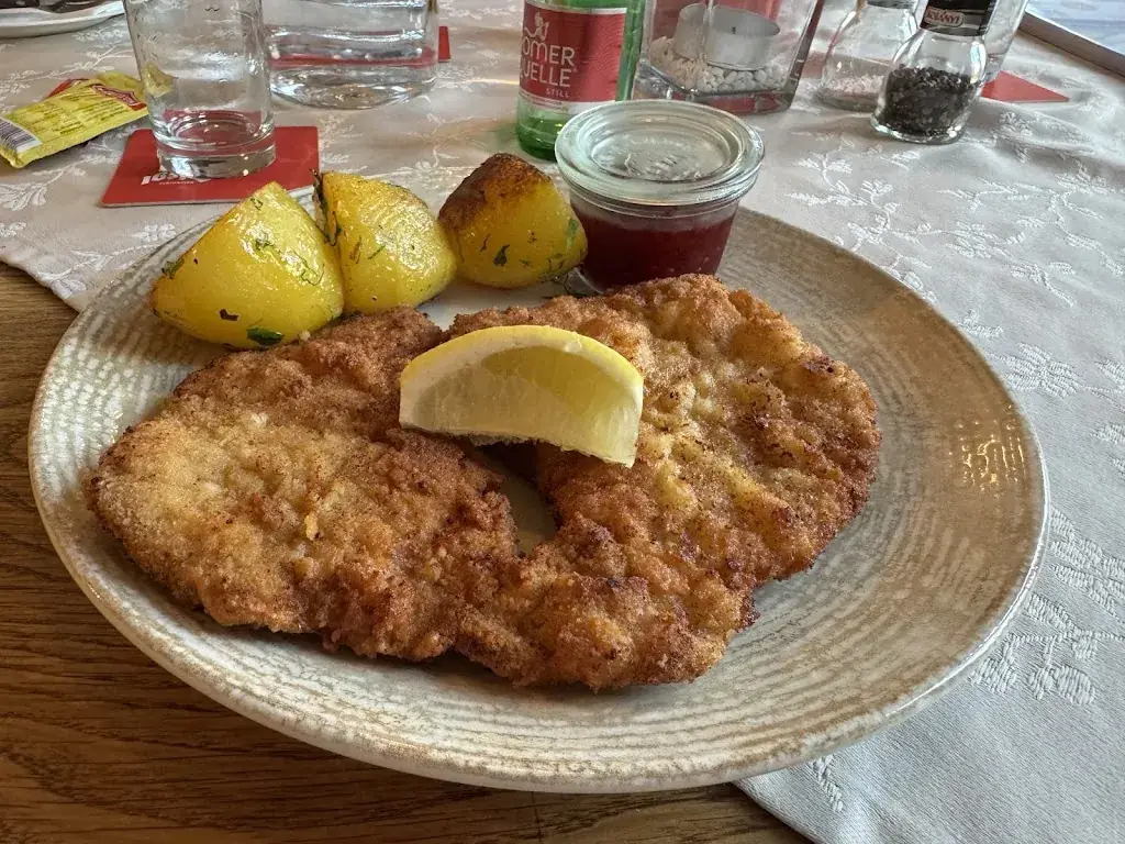 Gasthaus Vinothek Häfei_Grossgmain_slider_image_2