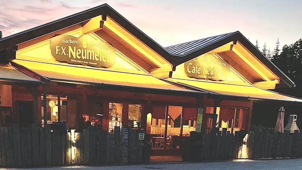 Bakery pastry F. X. Neumeier restaurant in Grossgmain