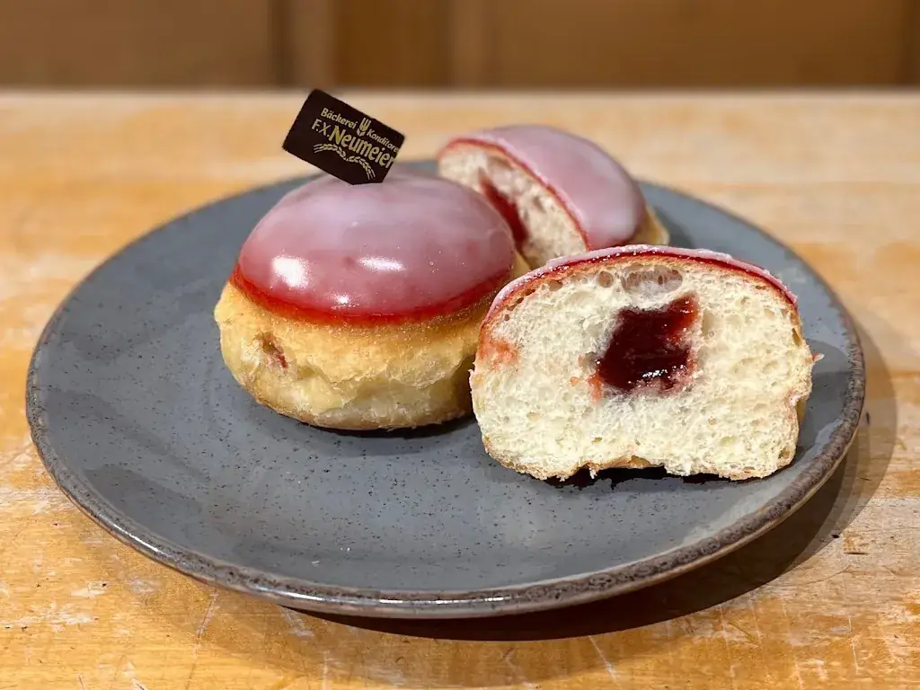 Bakery pastry F. X. Neumeier_Grossgmain_slider_image_3