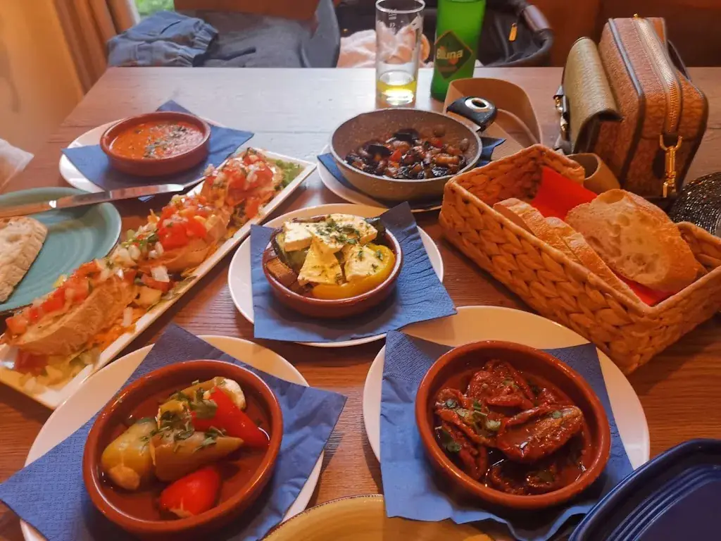 Mohd Ahmed Khan_TapaVino_Grossgmain_review