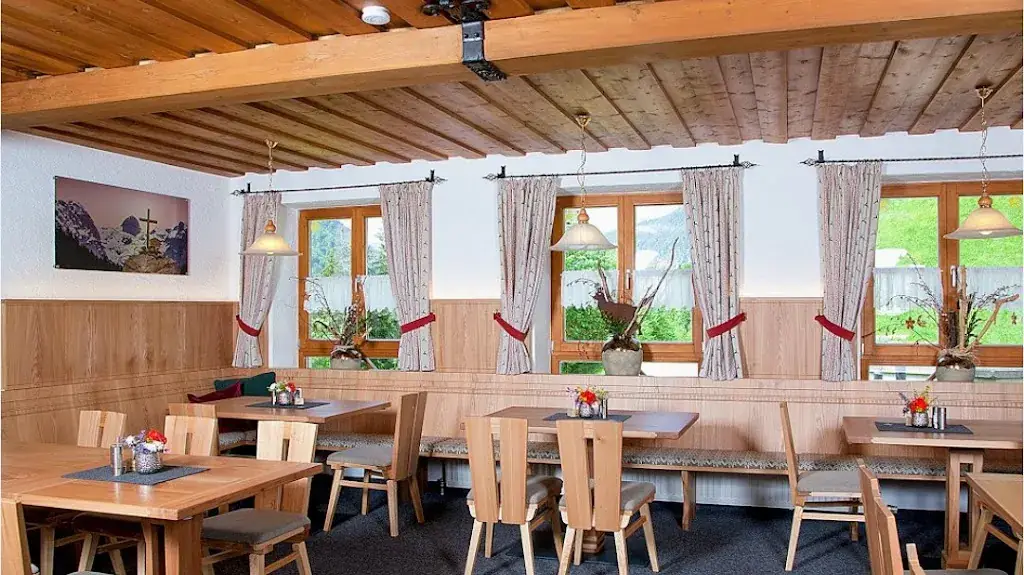 Wirtshaus Wachterl restaurant à Hintersee