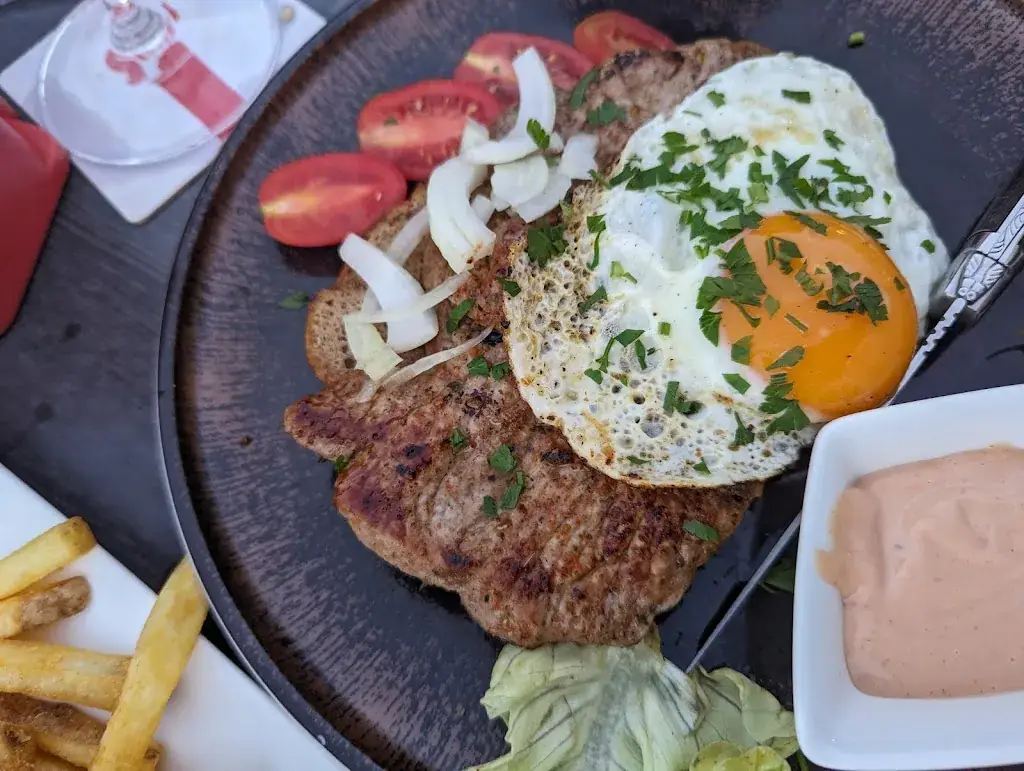 Luisa G._Vis A Vis_Grossarl_review