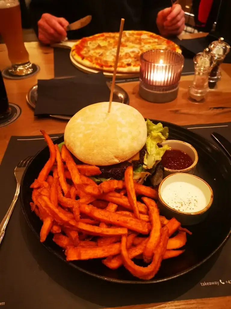 Kai Tuna_Kost Bar_Grossarl_avis