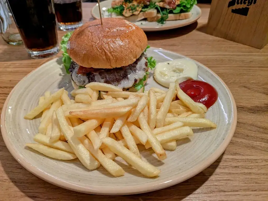 Komt uit Tilburg_DORFKIND Grossarl_Grossarl_avis