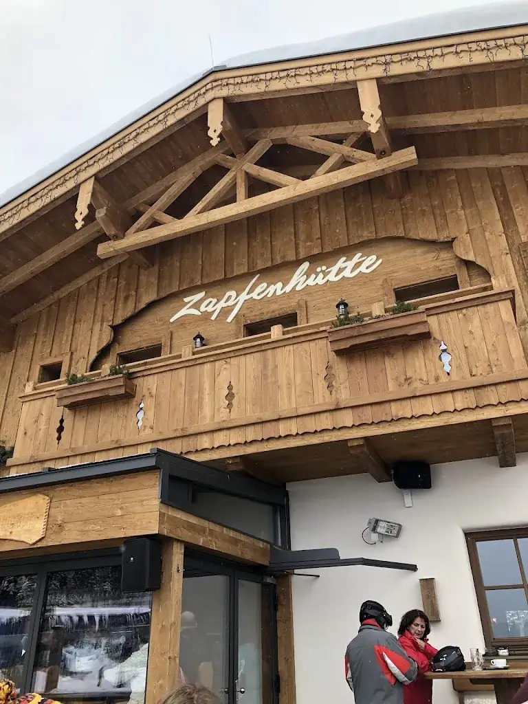 Emanuel Andrej Heinrich_Zapfenhütte_Grossarl_review