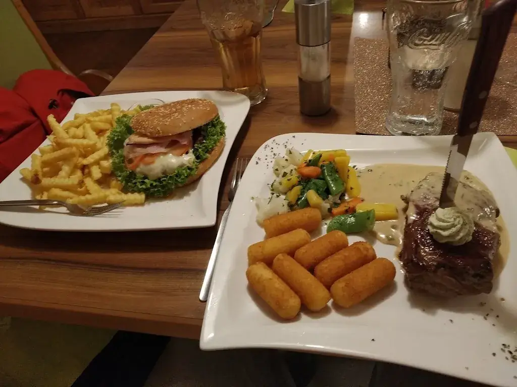 peter csicsovszki_Gasthaus zur Post_Hüttau_review