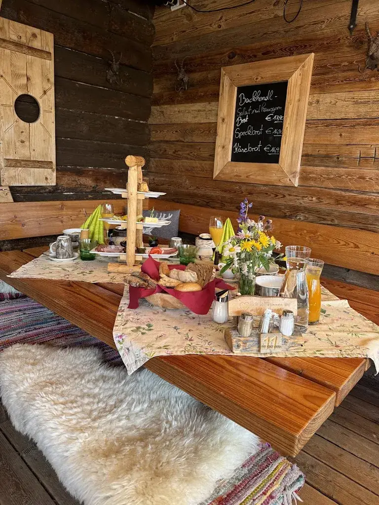 Felix Kyle Lubo_Sonnalm_Hinterglemm_avis