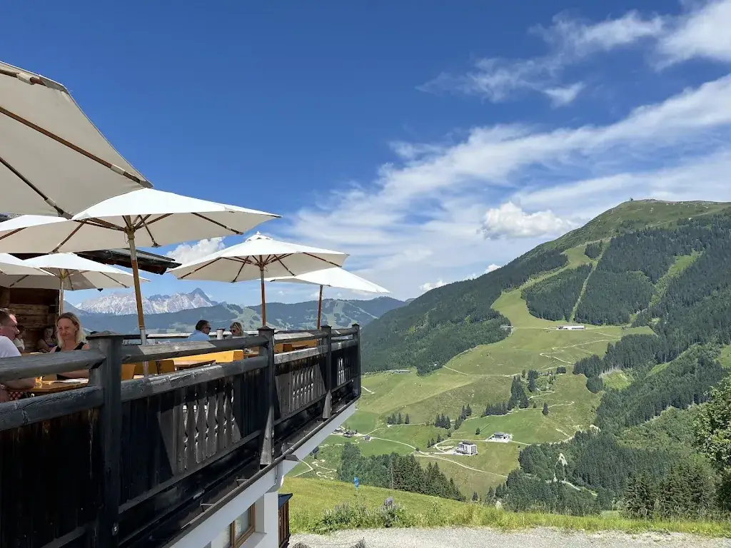 Karel Baumann_Winkler Alm - Skihütte-Restaurant - Saalbach Hinterglemm_Hinterglemm_review