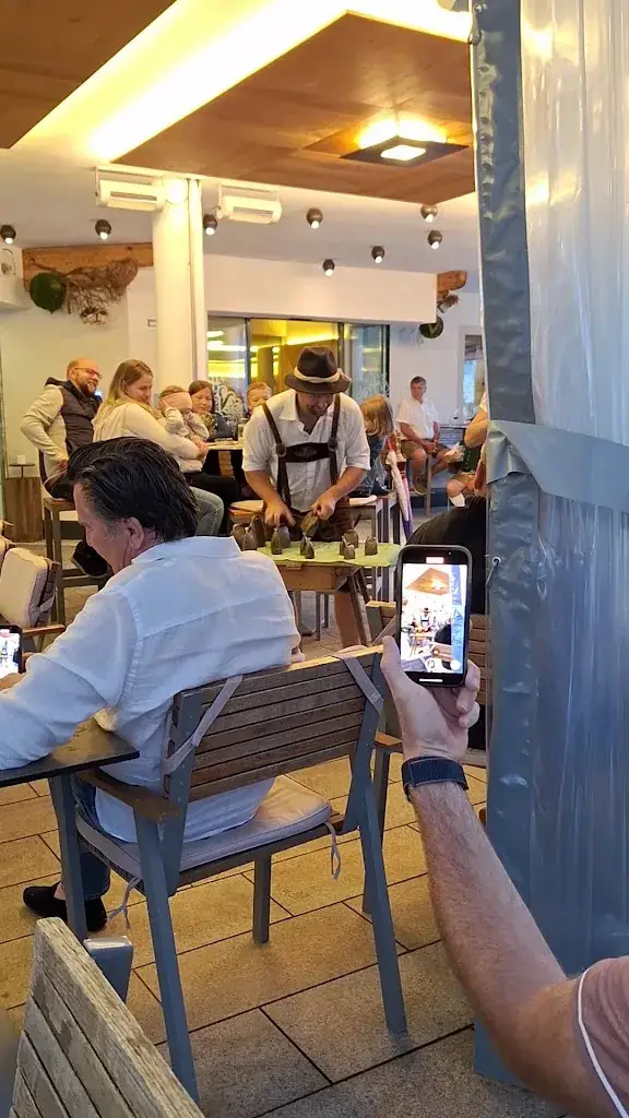 Liemers restaurant bar_Hinterglemm_slider_image_2