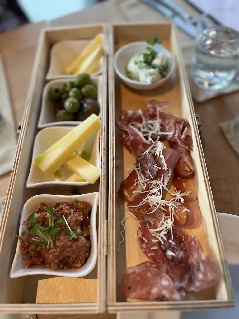 Kebing Nilsson_gamshag RESTAURANT_Hinterglemm_avis