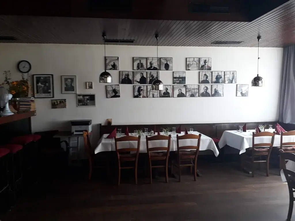 Cafe-Restaurant Jazzgalerie Hans Falb_Nickelsdorf_slider_image_3