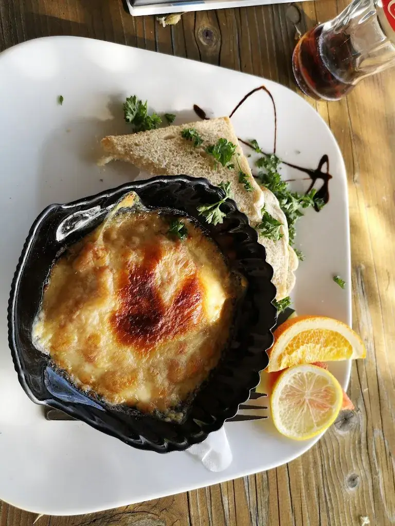 Jiangyue Zhao_Berggaststätte 