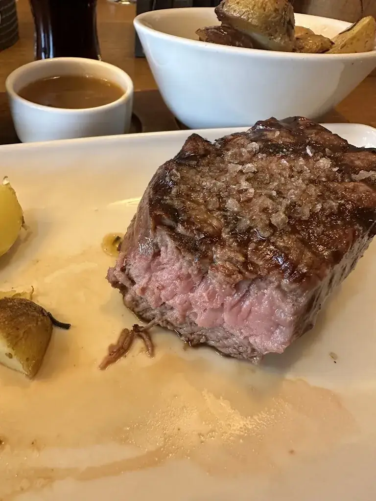 Bogdan Ometita_OX Steaks & Grill_Neudörfl_avis