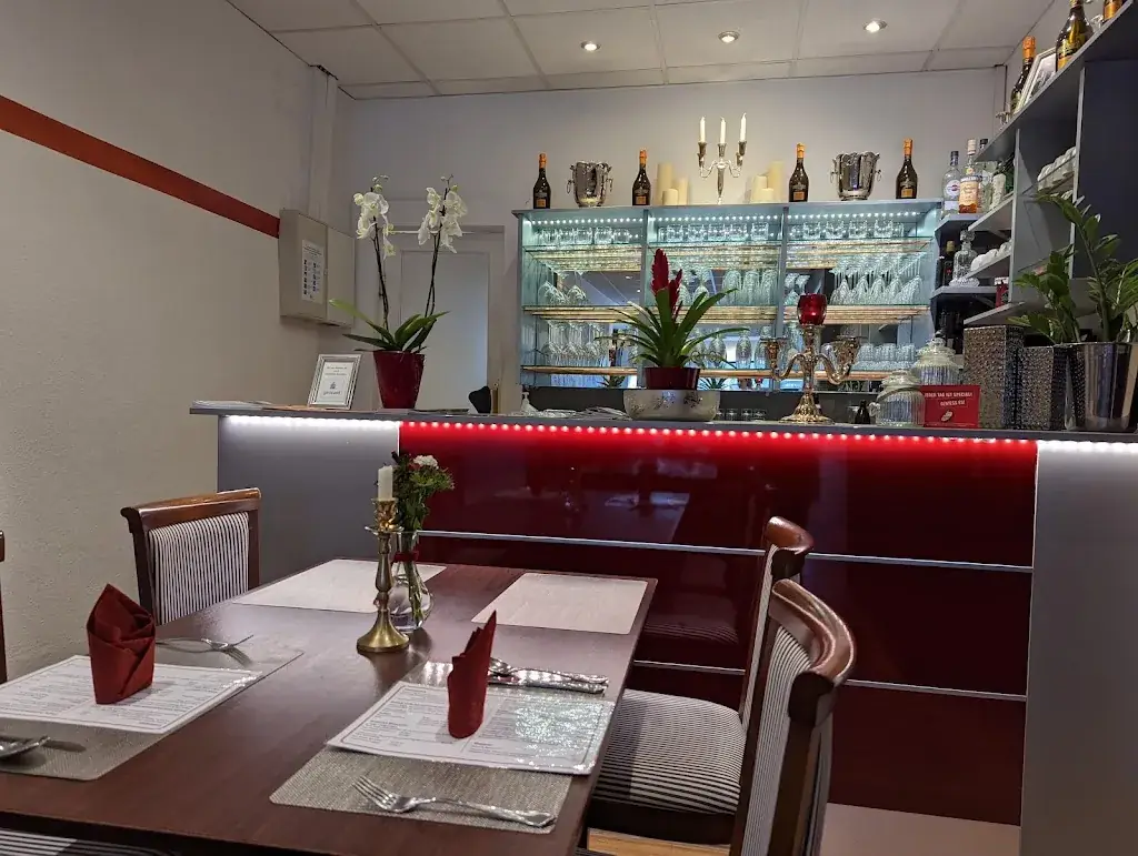 Sander van Vliet_Restaurant Cha Cha Cha_Hof_review