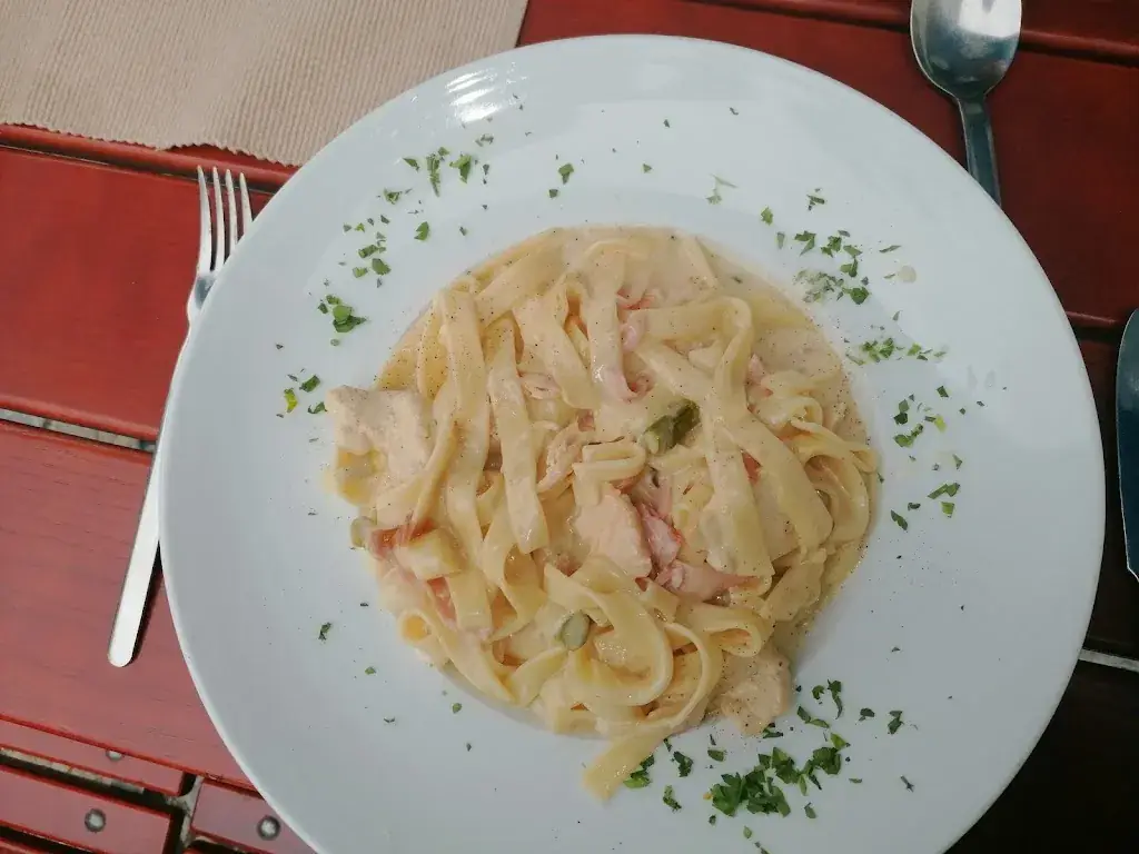 Heidi Schultz_Dorfwirt_Neudörfl_avis