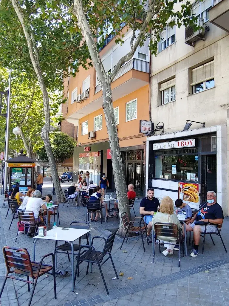 Café & Bar TROY ristorante a Lend