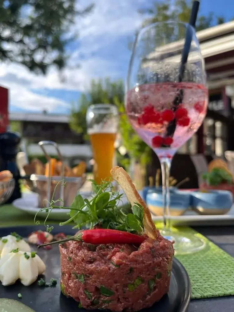 Kitsch&Bitter_Kaprun_slider_image_3