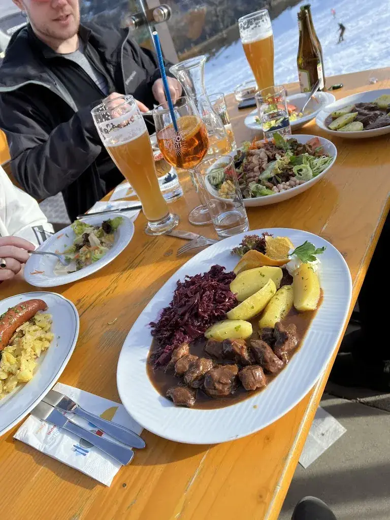 Megan Craighead_Berggasthof Stangerbauer_Kaprun_avis