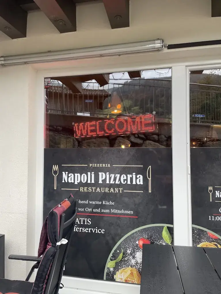M. Hussain_Restaurant Pizzeria Napoli_Kaprun_avis