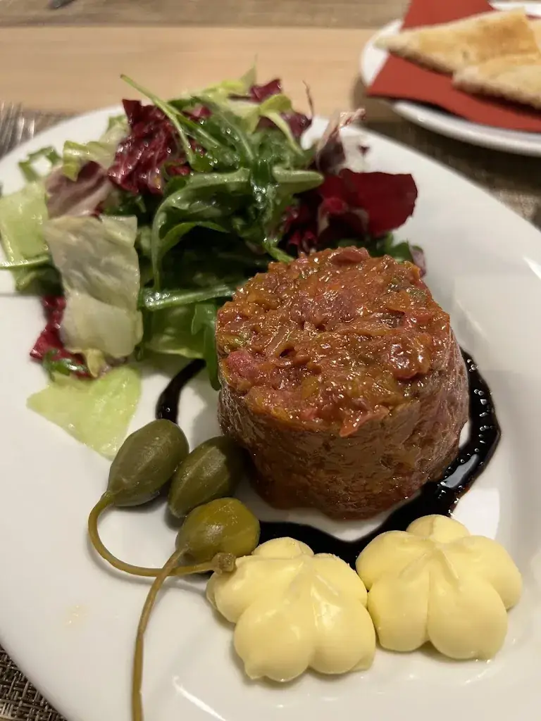 Przemysław Adamski_Das Neu-Stadt Restaurant & Bar_Neudörfl_avis