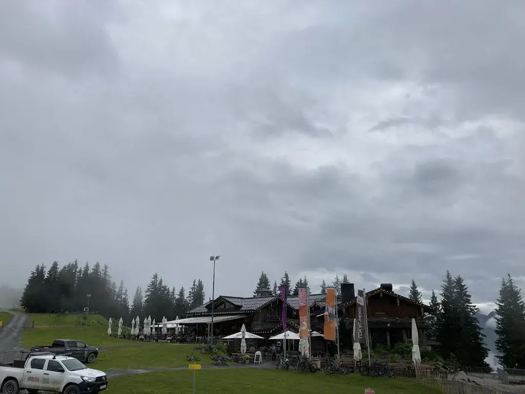 Virág Viktória_AlteSchmiede_Leogang_avis