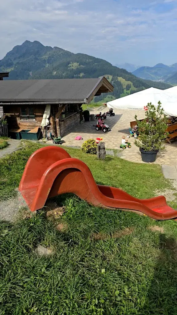 Julia Lu-Sellers_Gasthaus Stöcklalm_Leogang_avis